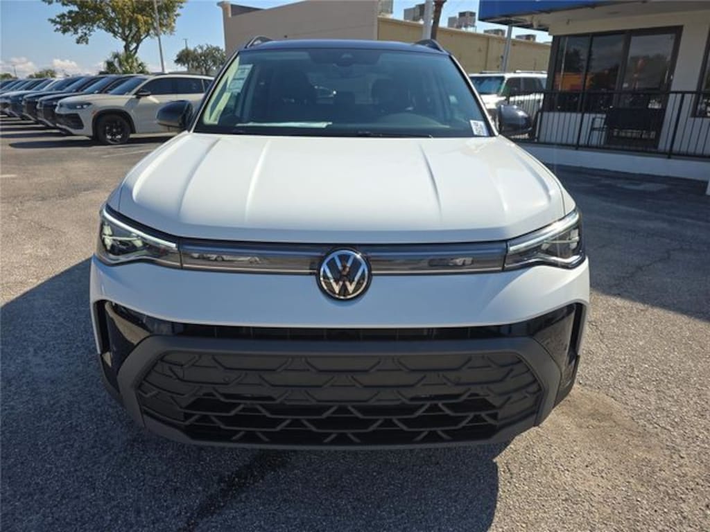 New 2026 Volkswagen Taos 1.5T SE Black SUV