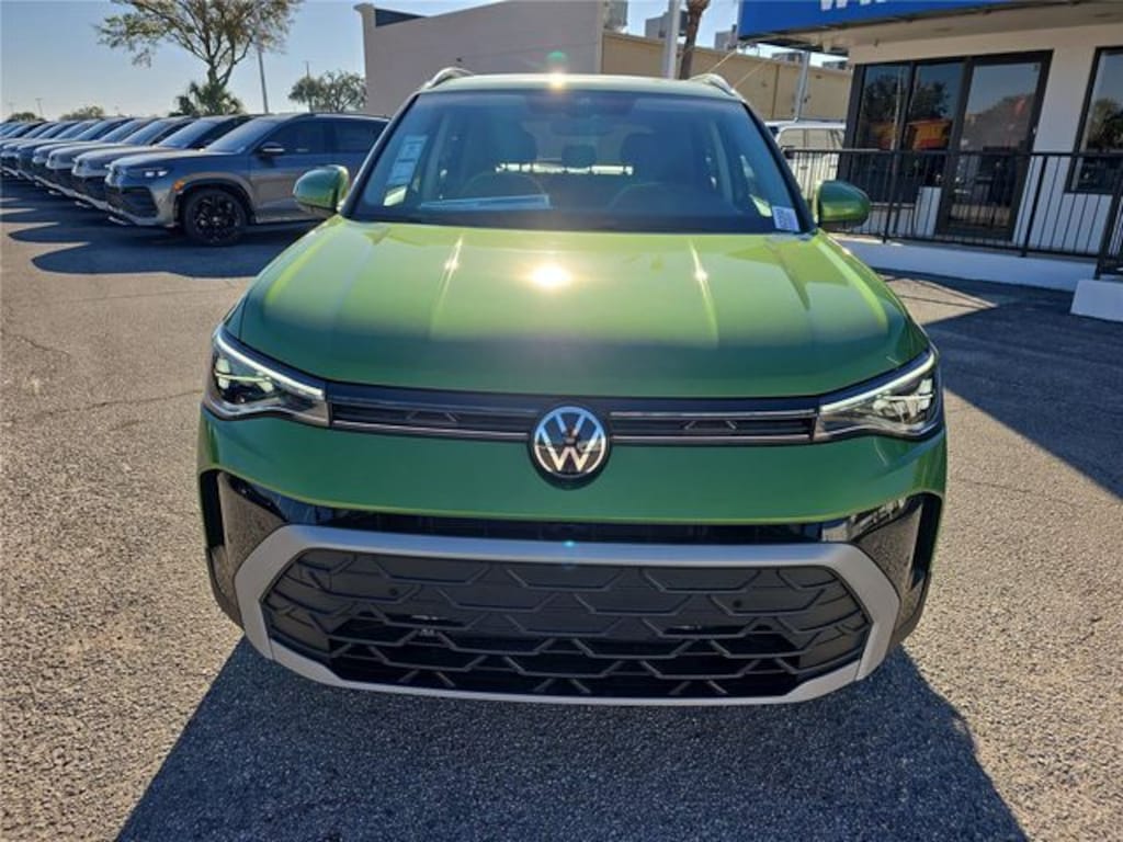 New 2026 Volkswagen Taos 1.5T SE SUV