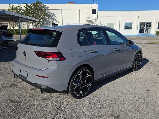 2025 Volkswagen Golf GTI Autobahn photo 3