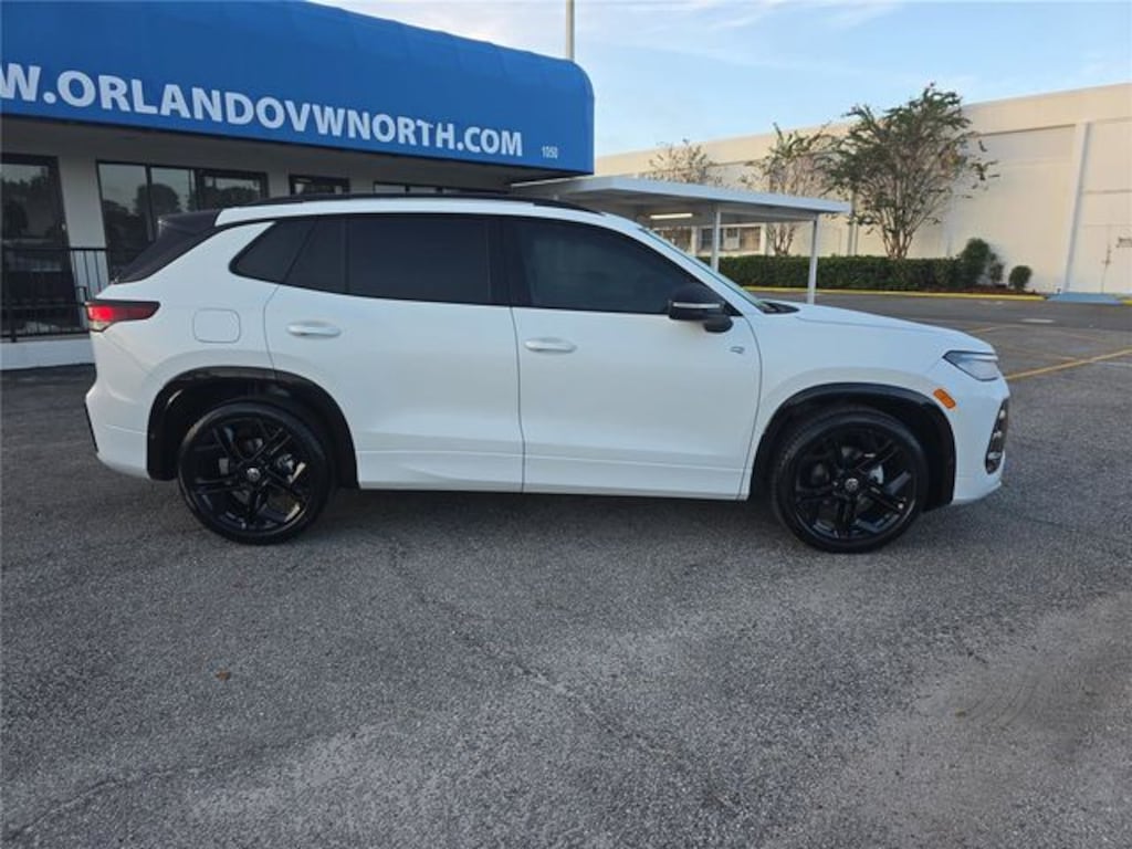 New 2026 Volkswagen Tiguan 2.0T SE R-Line Black SUV