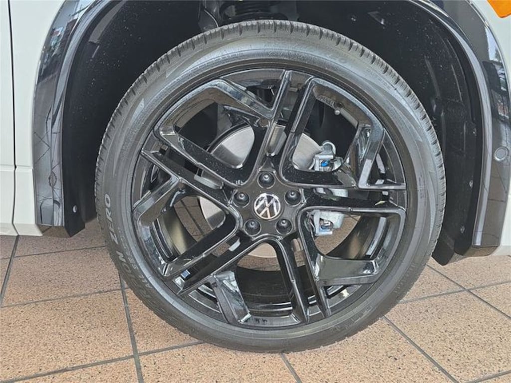 New 2026 Volkswagen Tiguan 2.0T SE R-Line Black SUV
