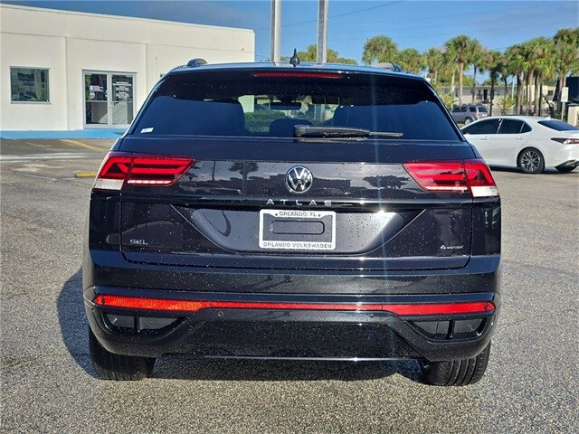 2023 Volkswagen Atlas Cross Sport SEL R-Line photo 2