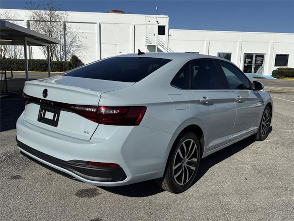 New 2026 Volkswagen Jetta 1.5T SE Sedan