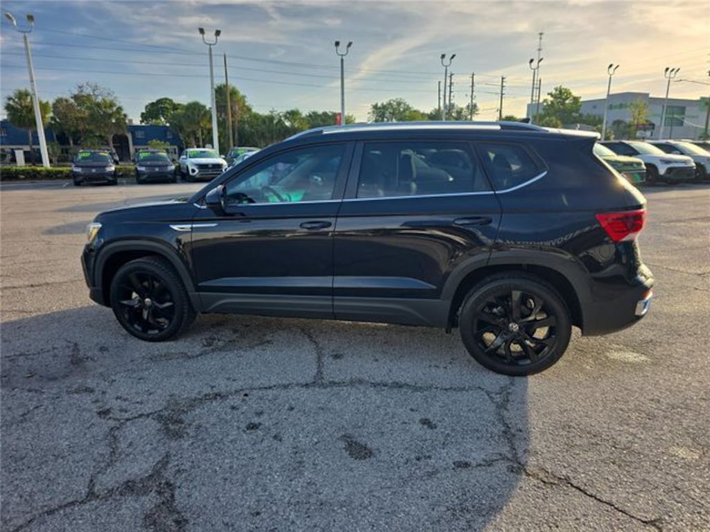 Used 2024 Volkswagen Taos 1.5T SE SUV