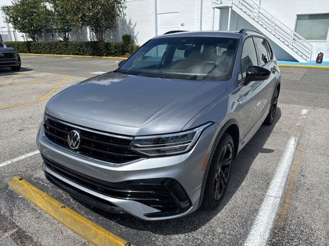 2024 Volkswagen Tiguan 2.0T SE R-Line Black's photo