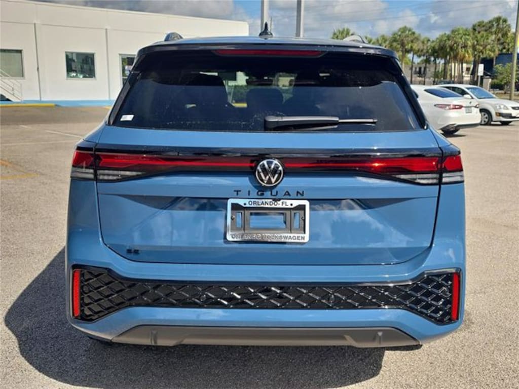 New 2026 Volkswagen Tiguan 2.0T SE R-Line Black SUV