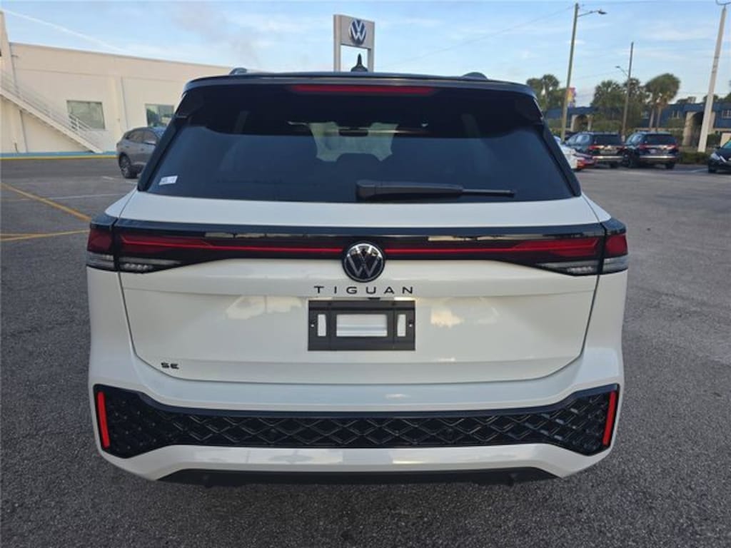 New 2026 Volkswagen Tiguan 2.0T SE R-Line Black SUV