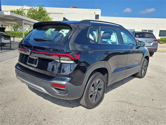 2025 Volkswagen Taos S photo 3