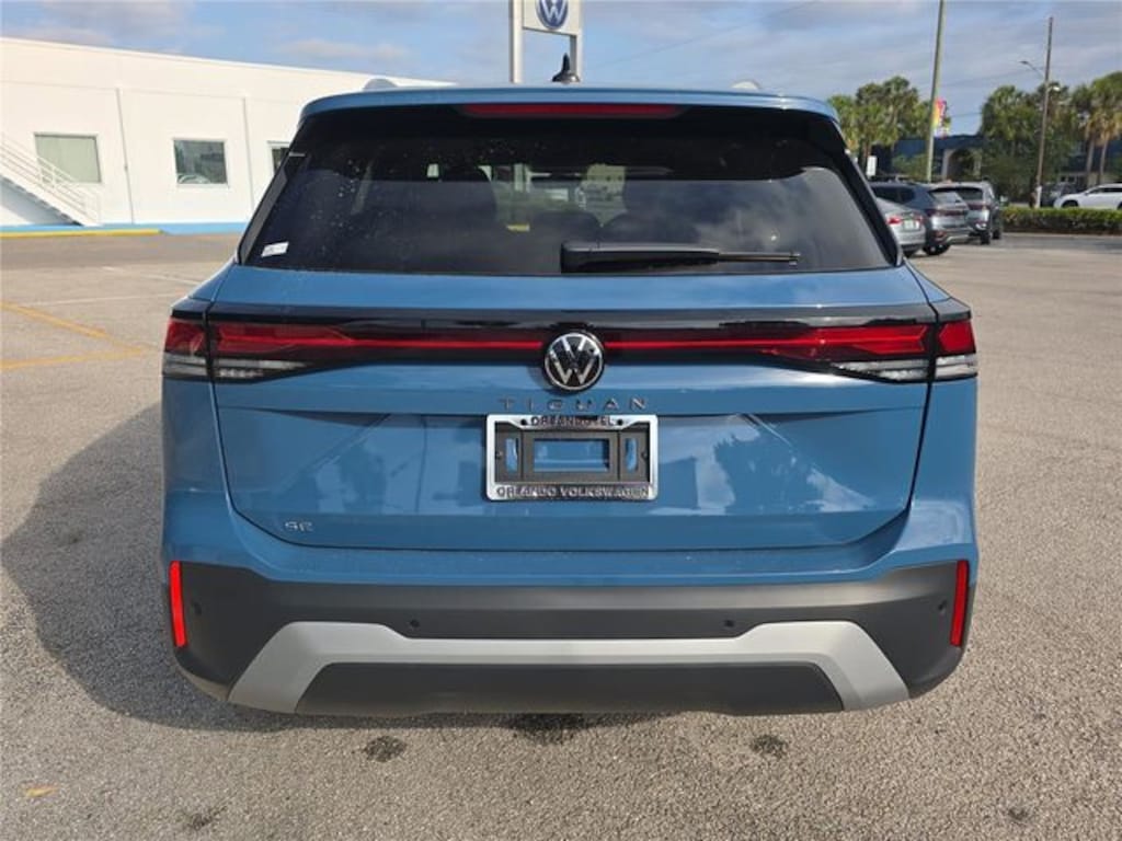 New 2026 Volkswagen Tiguan 2.0T SE SUV