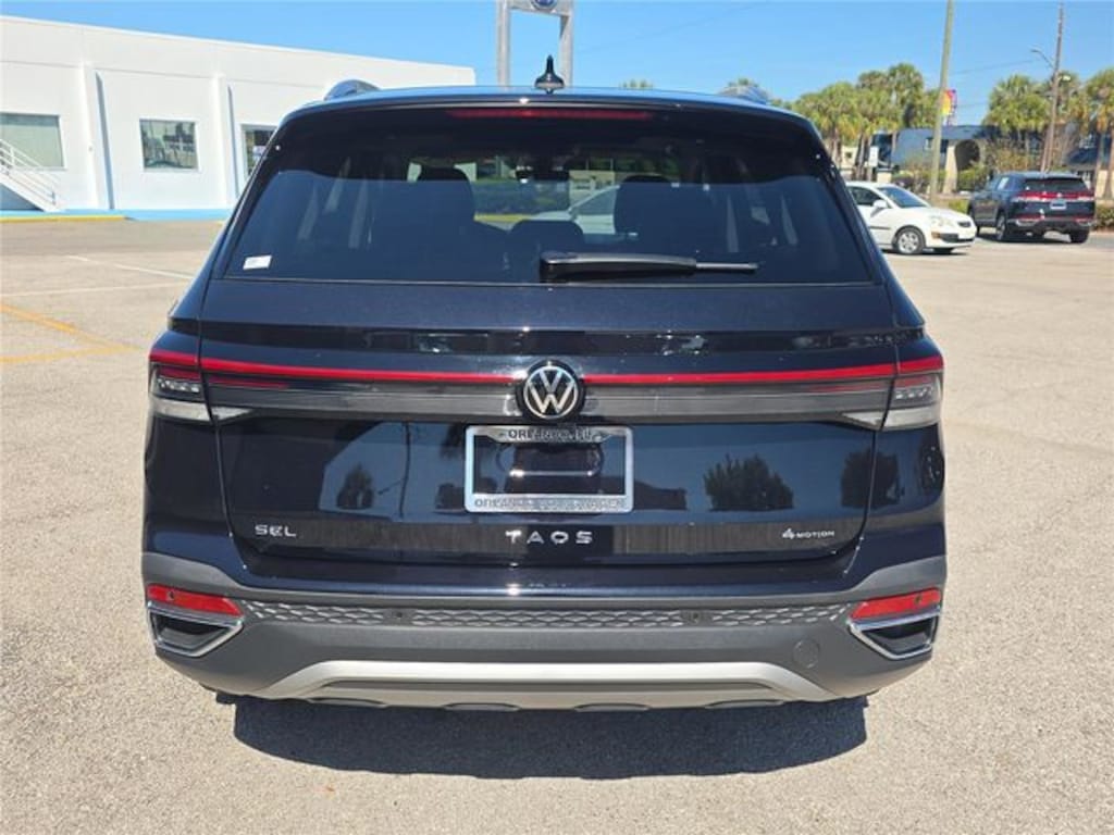 Used 2025 Volkswagen Taos 1.5T SEL SUV