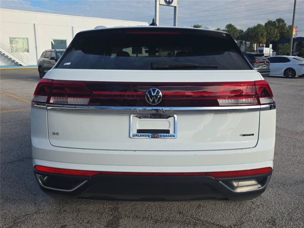 Used 2025 Volkswagen Atlas Cross Sport 2.0T SE SUV