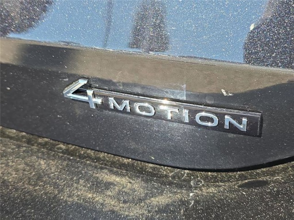 New 2026 Volkswagen Tiguan 2.0T SEL R-Line Turbo SUV