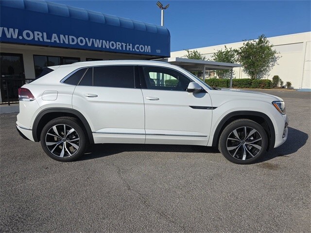 2025 Volkswagen Atlas Cross Sport SEL Premium R-Line photo 4