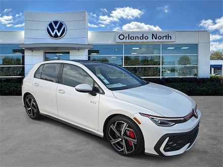 2025 Volkswagen Golf GTI 2.0T SE Hatchback
