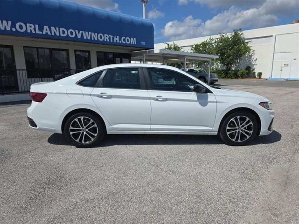 New 2025 Volkswagen Jetta 1.5T Sport Sedan