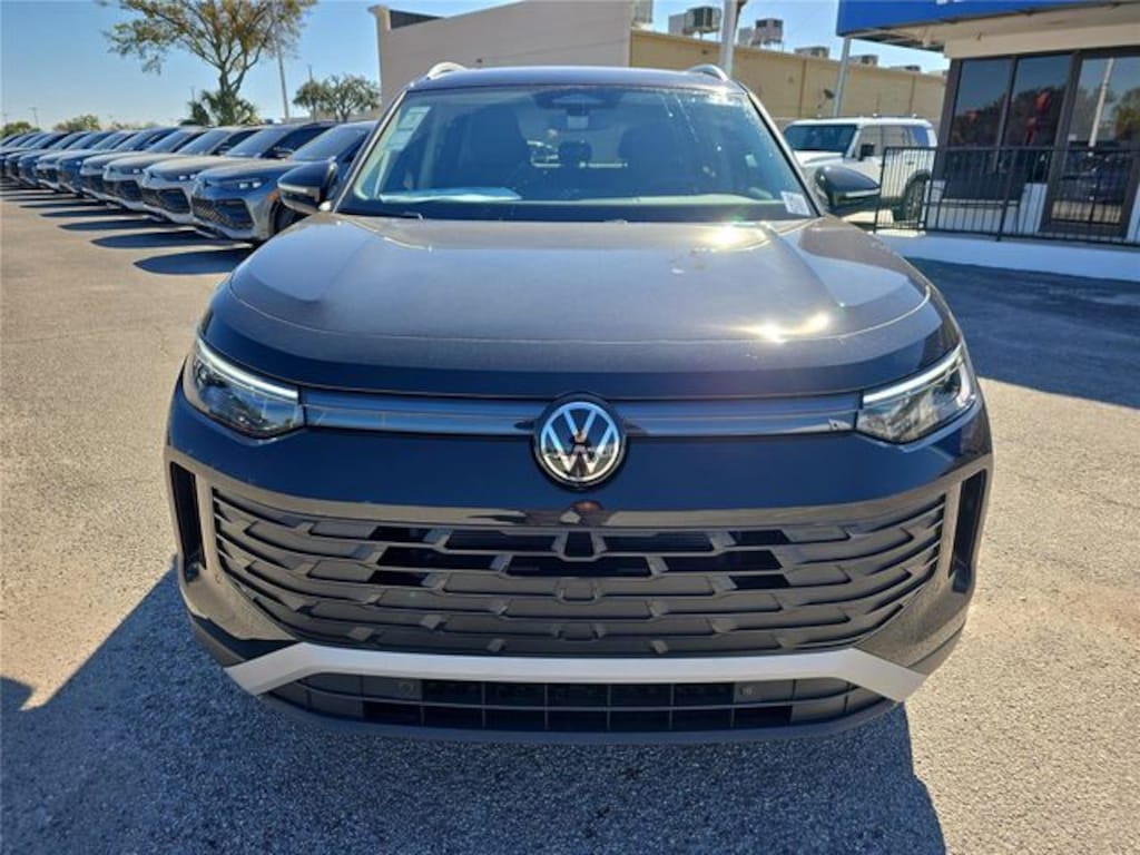 New 2026 Volkswagen Tiguan 2.0T SE SUV