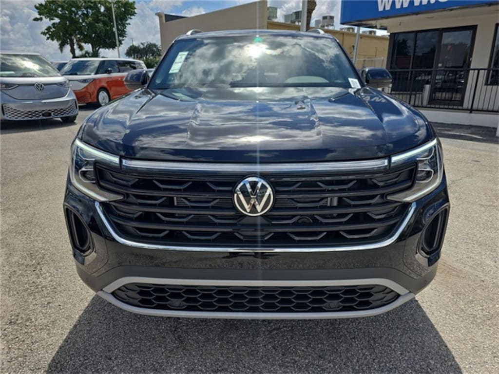 New 2026 Volkswagen Atlas Cross Sport 2.0T SE w/Technology SUV