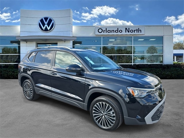 2025 Volkswagen Taos SE's photo