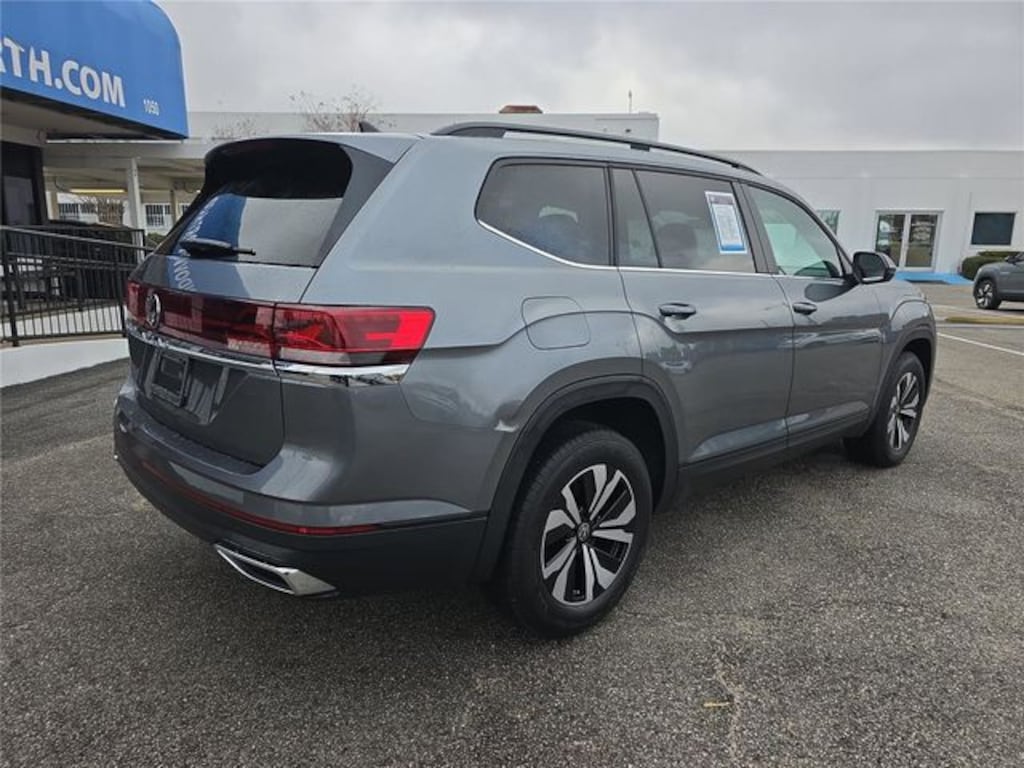 Used 2025 Volkswagen Atlas 2.0T SE SUV