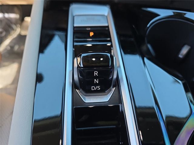 2026 Volkswagen Atlas SE w/Tech - Photo 19