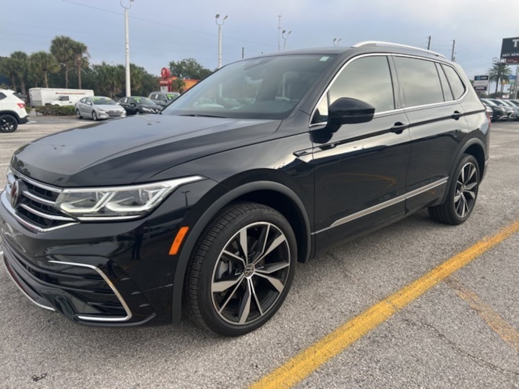 Used 2024 Volkswagen Tiguan 2.0T SEL R-Line SUV