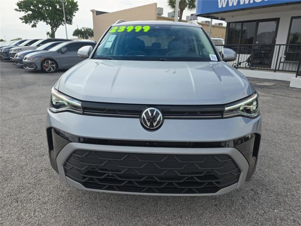 Used 2025 Volkswagen Taos 1.5T SE SUV