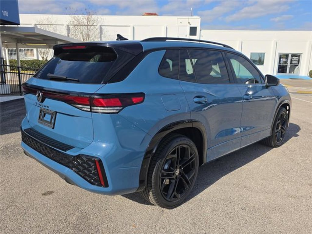 New 2026 Volkswagen Tiguan 2.0T SE R-Line Black SUV