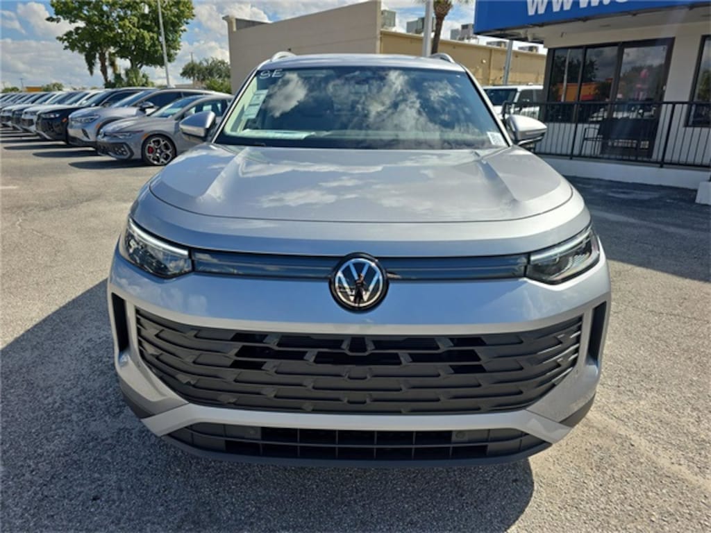 New 2026 Volkswagen Tiguan 2.0T SE SUV