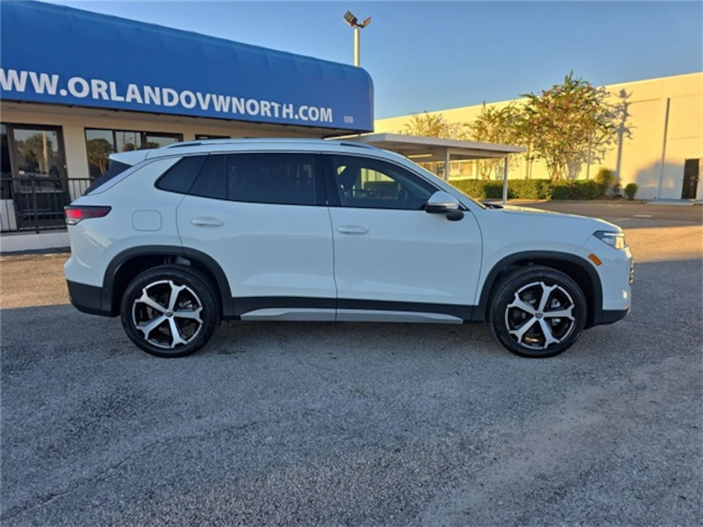 New 2026 Volkswagen Tiguan 2.0T SE SUV