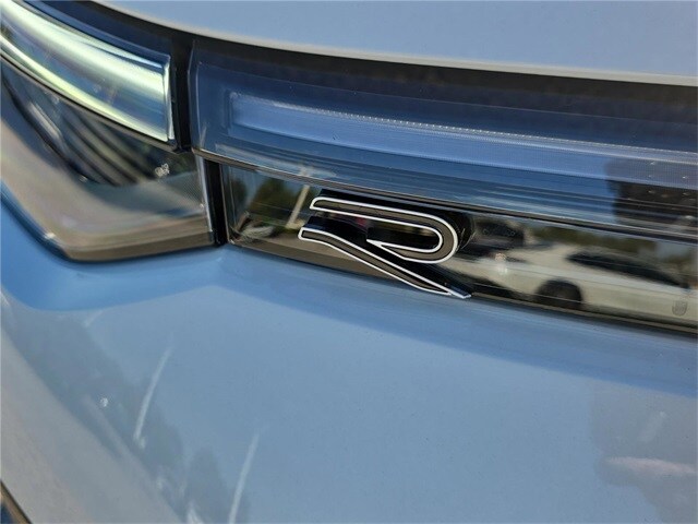 2026 Volkswagen Tiguan SEL R-Line photo 3