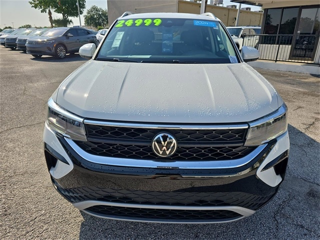 Certified 2024 Volkswagen Taos SE with VIN 3VVSX7B24RM071628 for sale in Orlando, FL