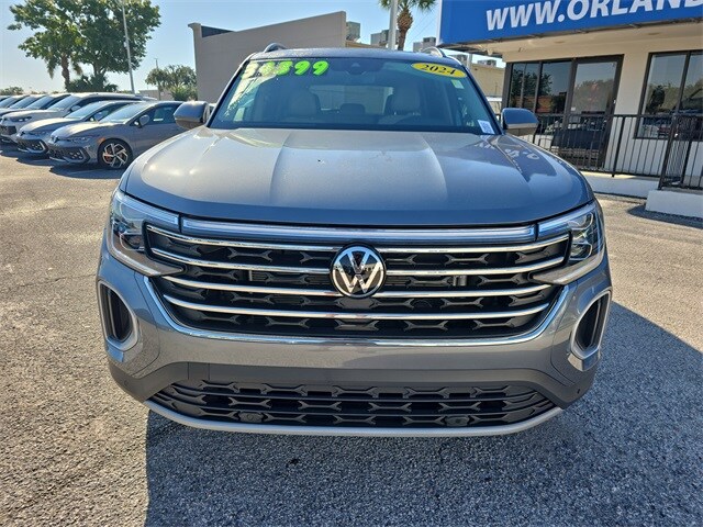 2024 Volkswagen Atlas SE Technology photo 2