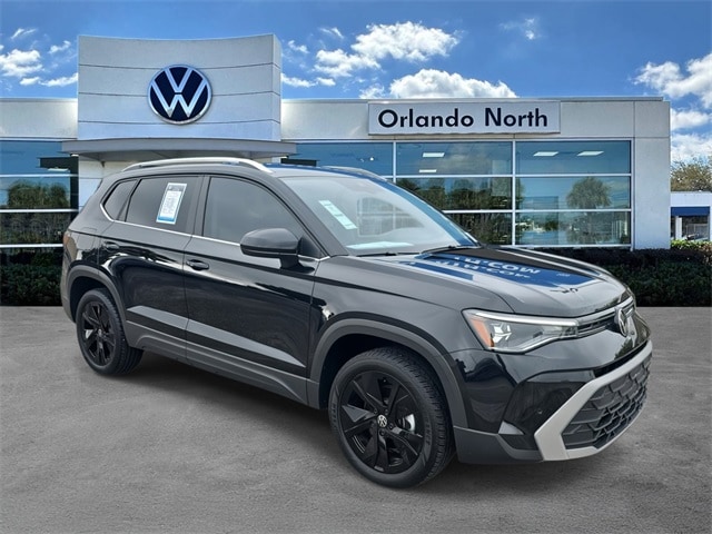 2025 Volkswagen Taos SE's photo