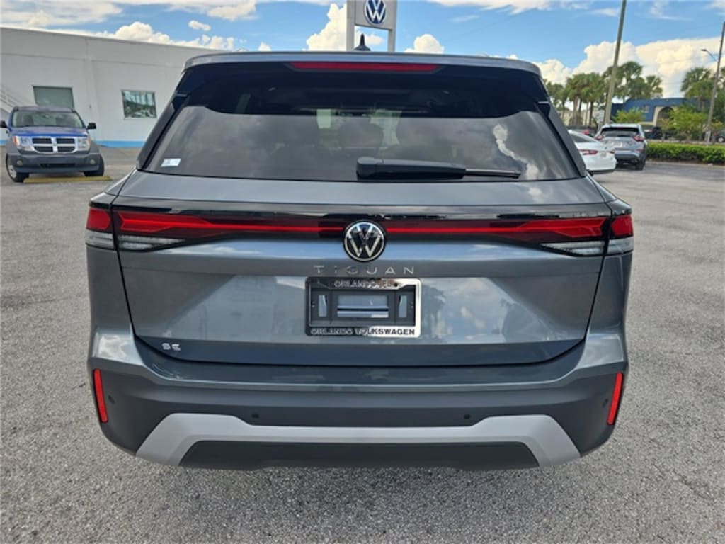 New 2025 Volkswagen Tiguan 2.0T SE SUV