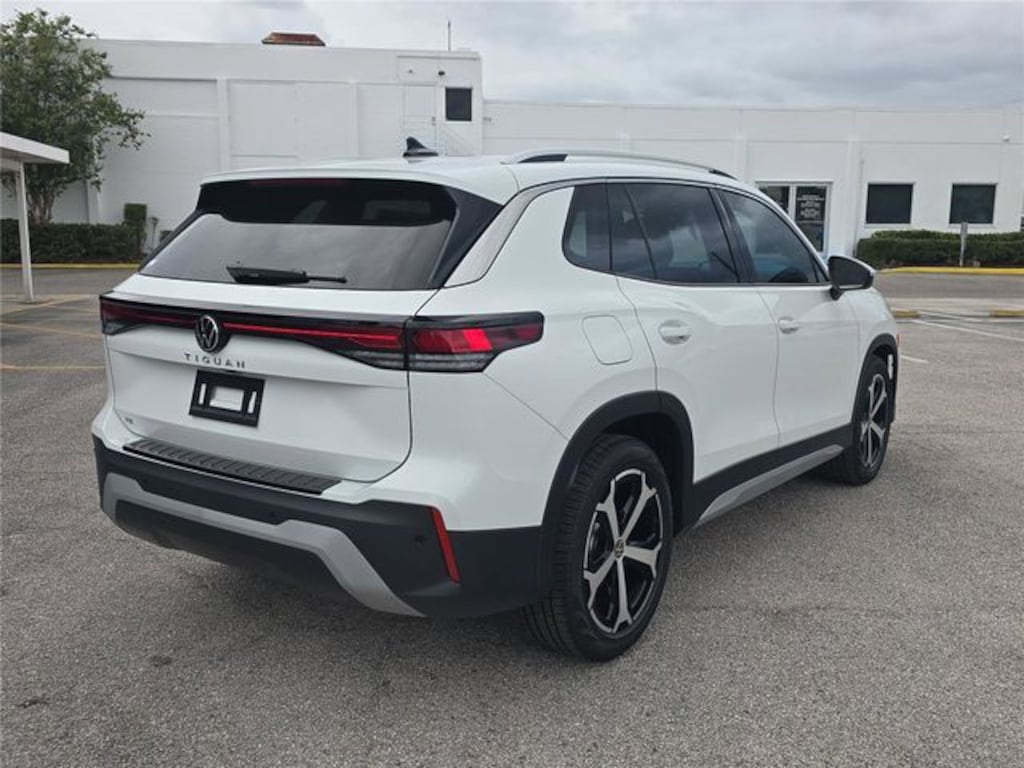 New 2026 Volkswagen Tiguan 2.0T SE SUV