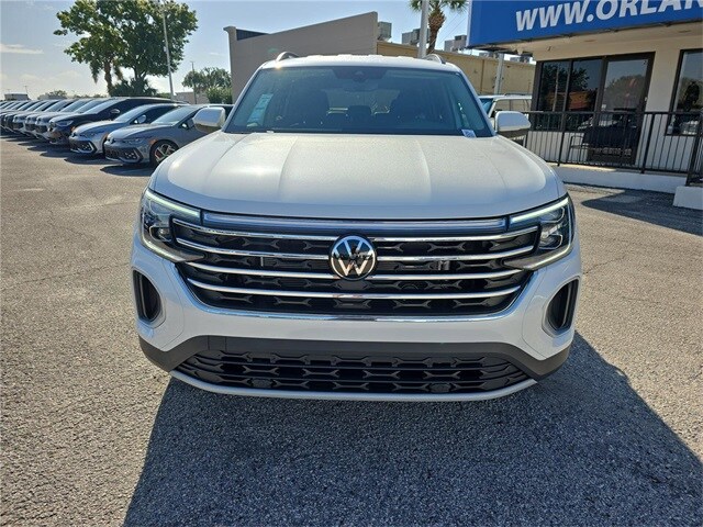 2026 Volkswagen Atlas SE photo 2