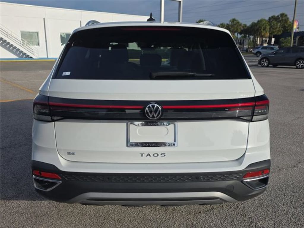 Used 2025 Volkswagen Taos 1.5T SE SUV