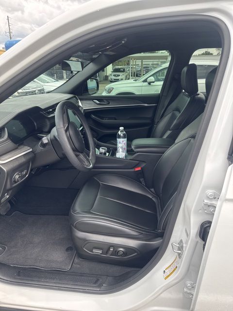 2025 Jeep Grand Cherokee Limited's photo