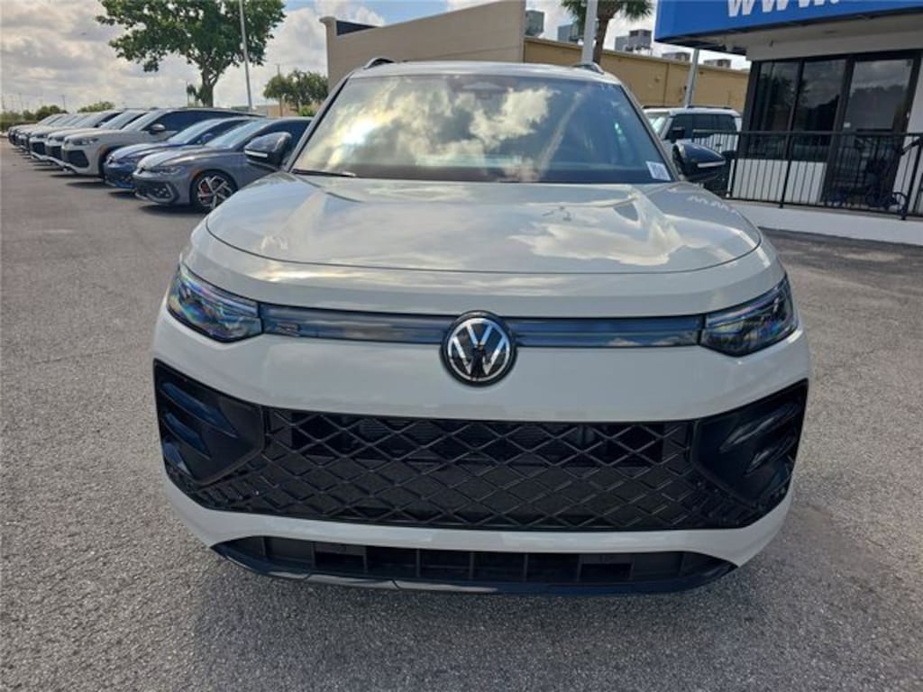 New 2026 Volkswagen Tiguan 2.0T SE R-Line Black SUV