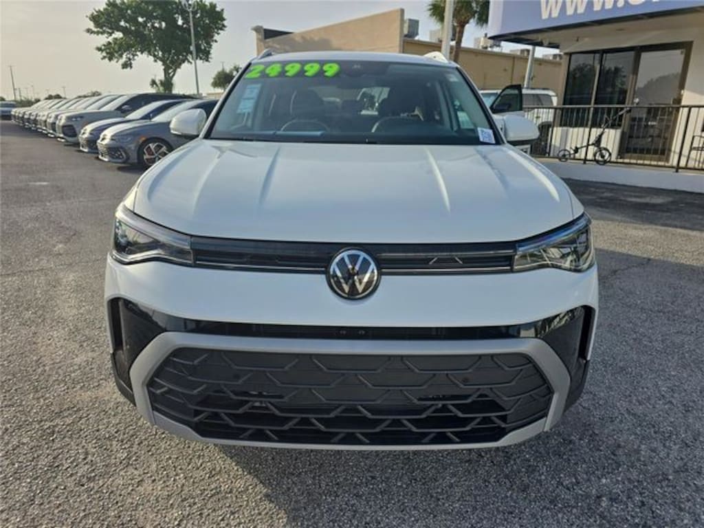 Used 2025 Volkswagen Taos 1.5T SE SUV
