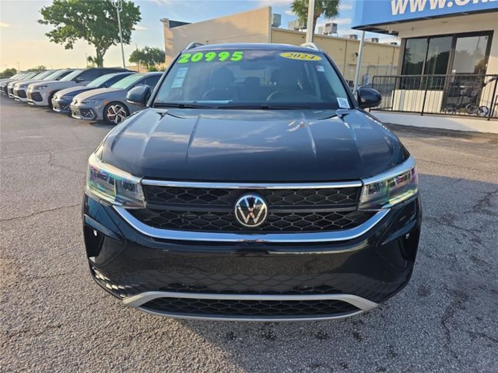 Used 2024 Volkswagen Taos 1.5T SE SUV