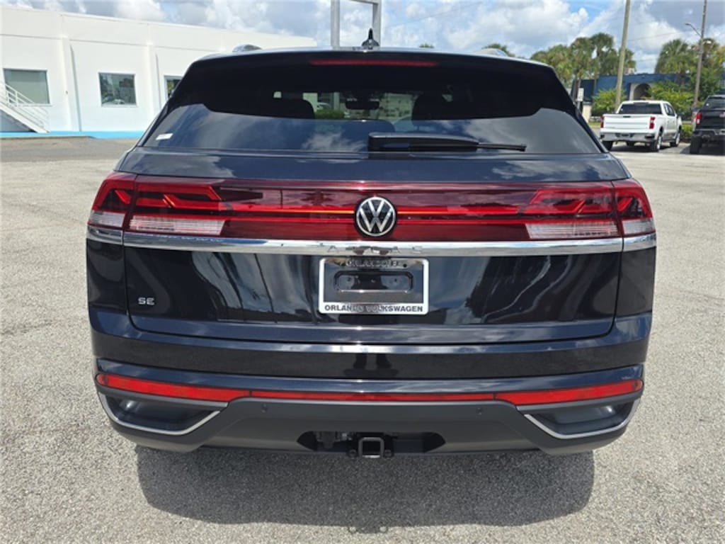 New 2026 Volkswagen Atlas Cross Sport 2.0T SE w/Technology SUV