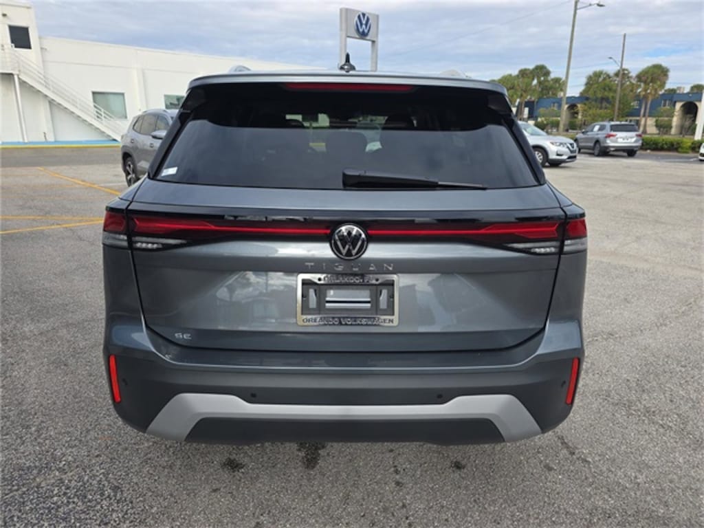 New 2026 Volkswagen Tiguan 2.0T SE SUV