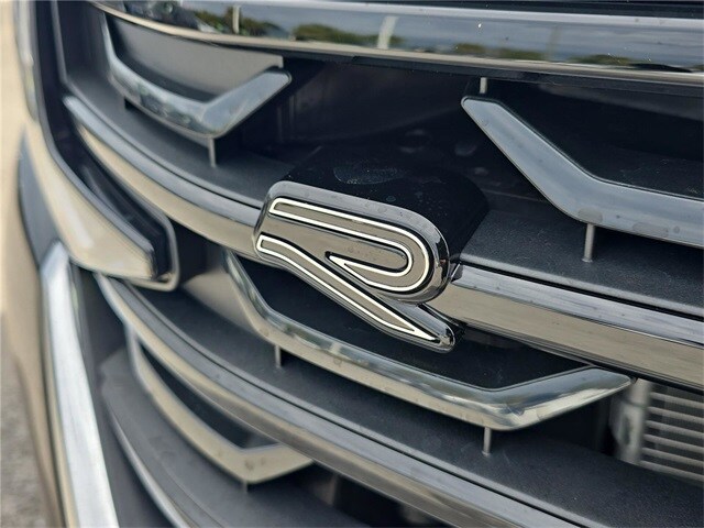 2026 Volkswagen Atlas SEL Premium R-Line photo 3