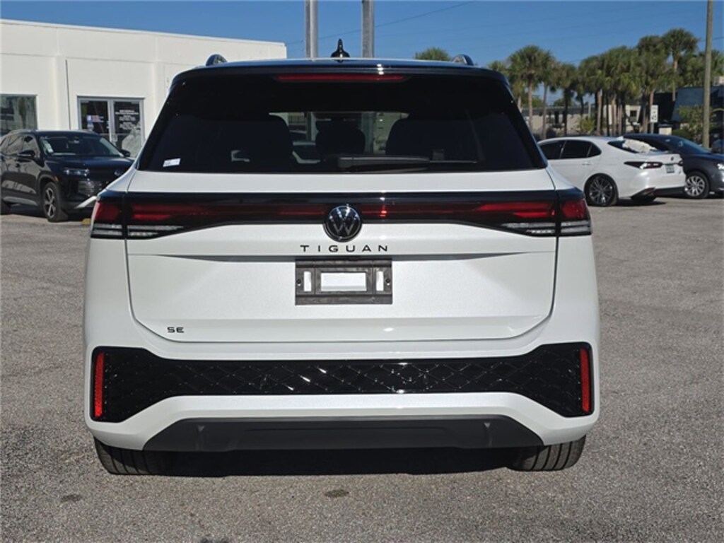 New 2025 Volkswagen Tiguan 2.0T SE R-Line Black SUV