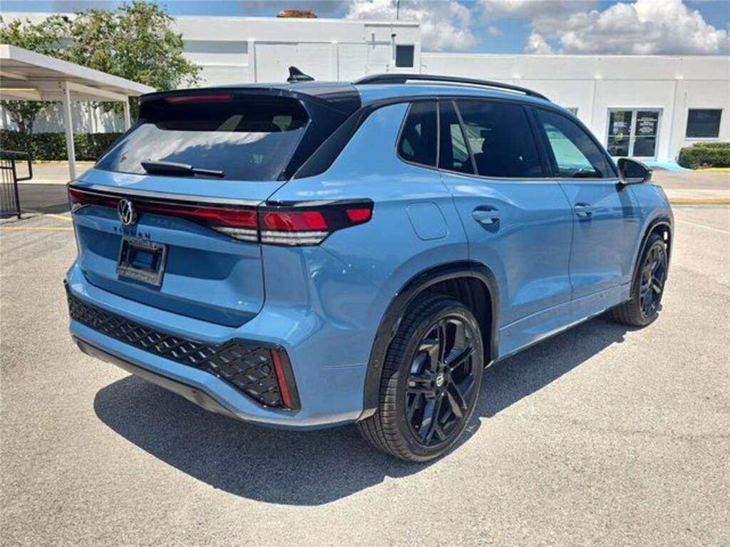 New 2026 Volkswagen Tiguan 2.0T SE R-Line Black SUV