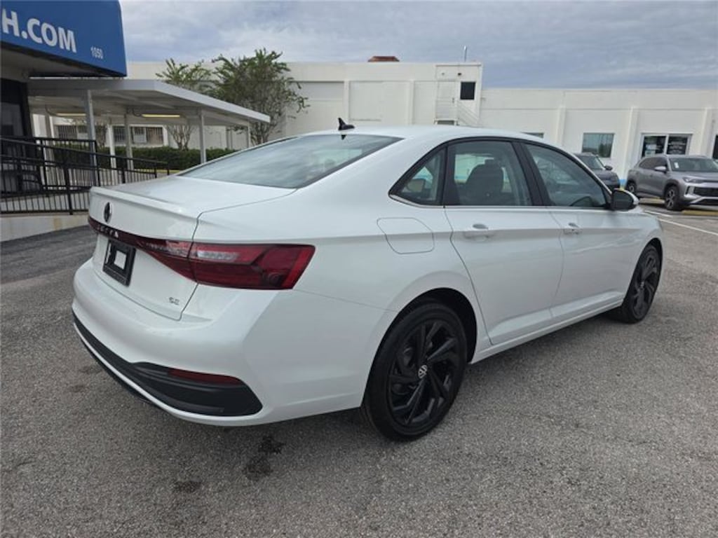 New 2026 Volkswagen Jetta 1.5T SE Sedan