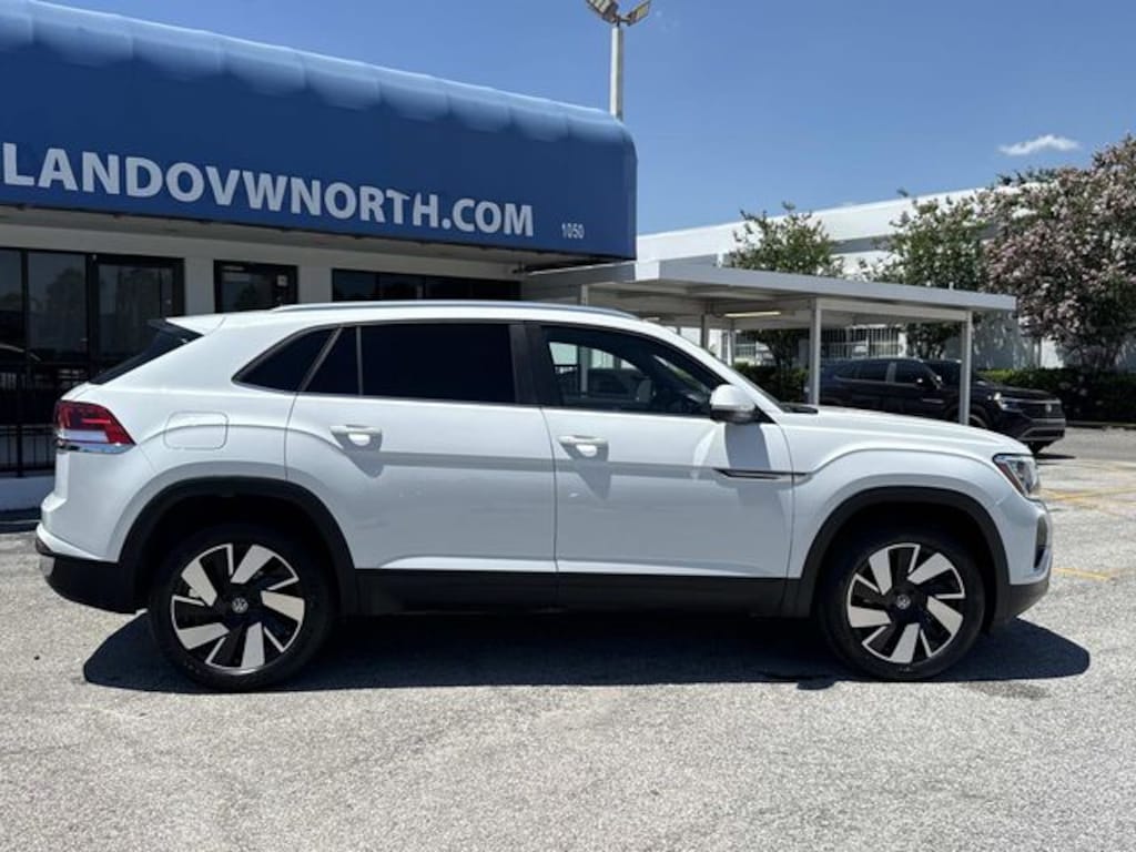 Used 2025 Volkswagen Atlas Cross Sport 2.0T SE w/Technology SUV