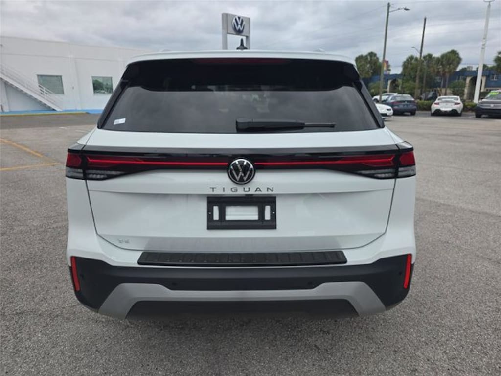 New 2026 Volkswagen Tiguan 2.0T SE SUV