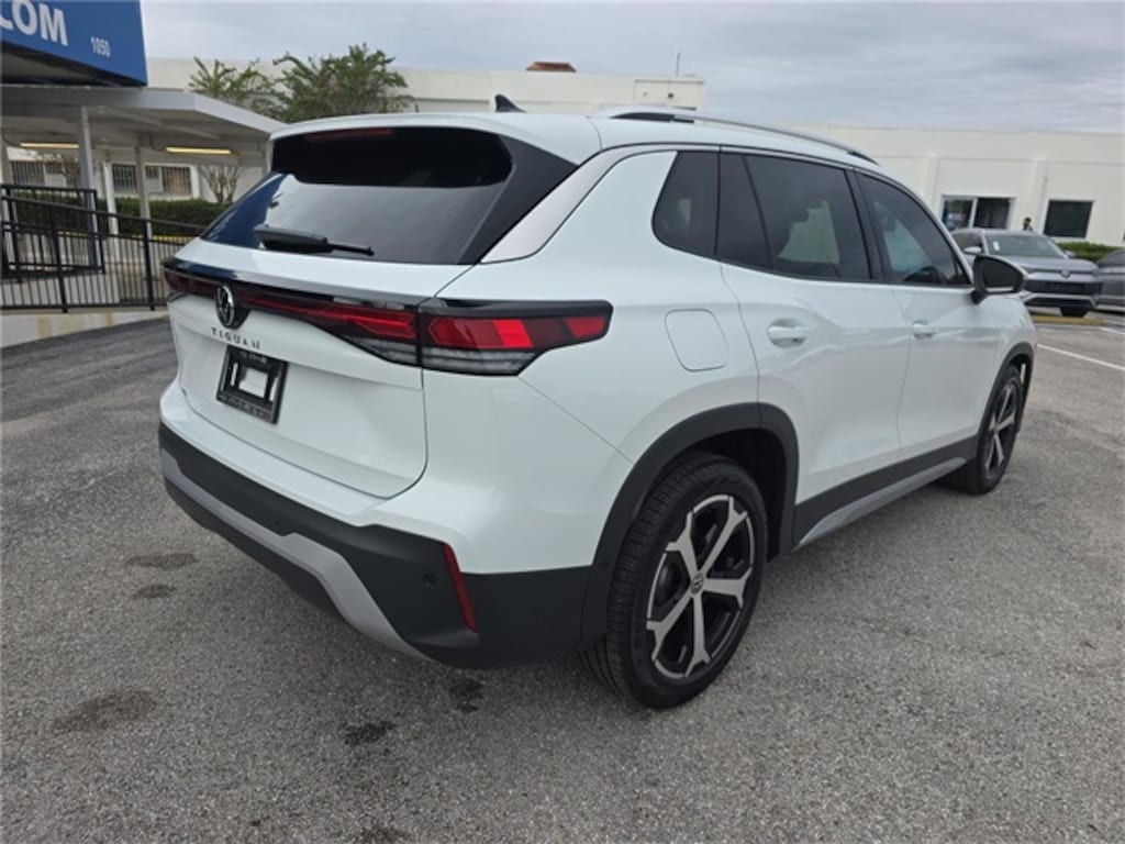 New 2026 Volkswagen Tiguan 2.0T SE SUV